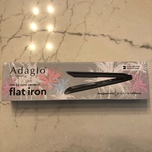 NIB Adagio flat iron